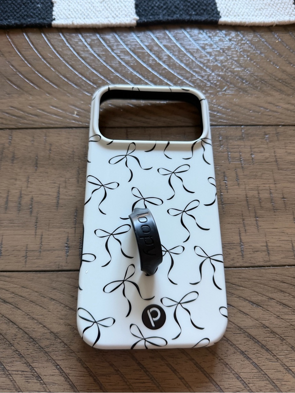 iPhone 17 Pro Max Loopy Case